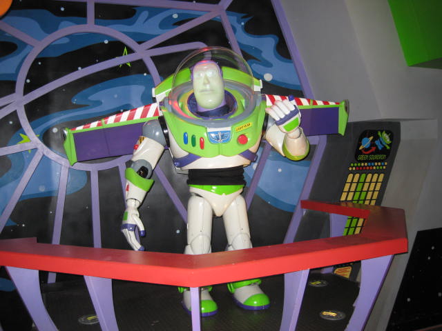 buzz lightyear disneyworld